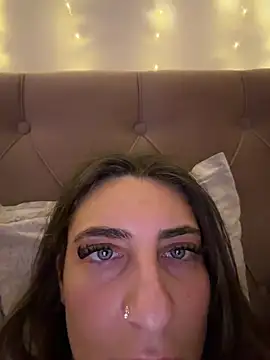 Онлайн чат XXX CuteJuliaa