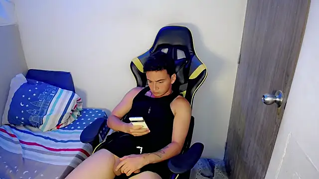 Mathias_twinkk Live XXX Chat