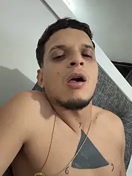 ArturoDelgado1: онлайн-секс-чат