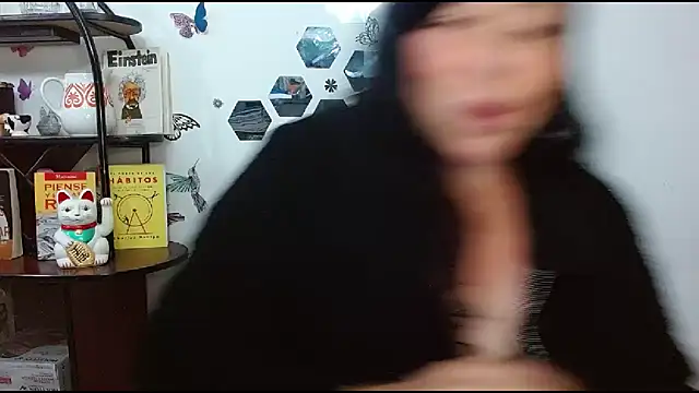 LauraMallioni – Live XXX-chat