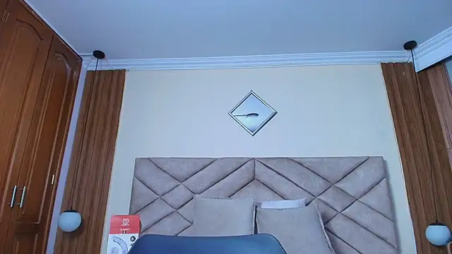 Chatroom XXX en direct de Laracooper_