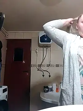 HotStepmommy4's Live XXX Chat