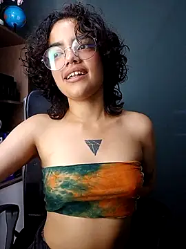 Kittylatina_ Adlı Modelin Web Kamerası Şovu