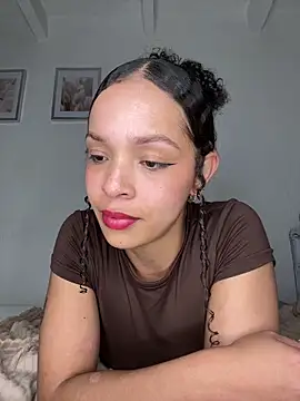 Yasmin777_ 即時 XXX 聊天