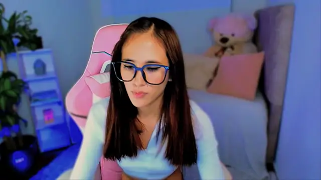 Chatroom XXX en direct de LudovicaSweet