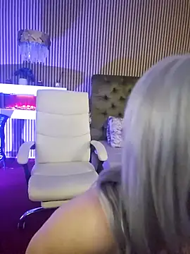 LadyTouch – Live XXX-chat