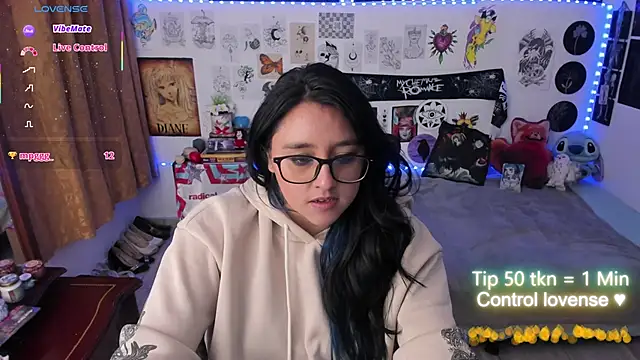 Cherry_blush_: онлайн-секс-чат