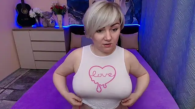 Chatroom XXX en direct de BlondPearl