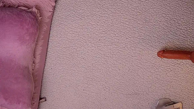 tu_julieta_gh's Live XXX Chat