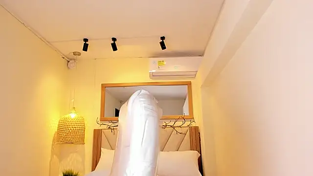 NahimiThompson 라이브 XXX 채팅