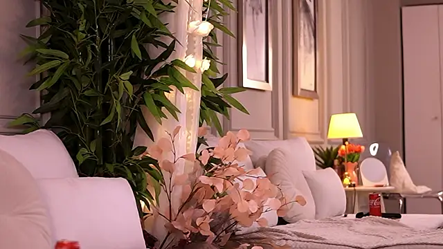 NicoleCellini Chat XXX live