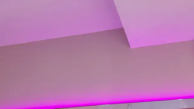 Chatroom XXX en direct de JaneeDaviss