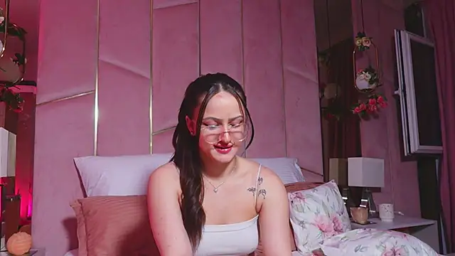 LucyLextonX's Live XXX Chat