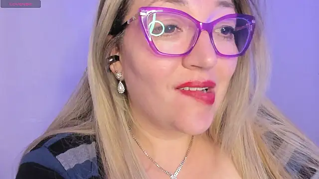 Czat XXX na żywo – Naty_Mature_