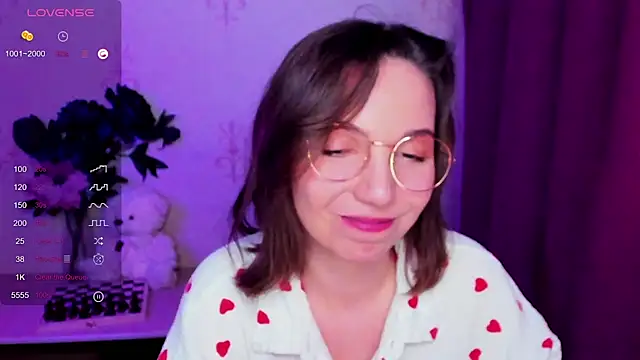 Chat XXX Live KindHazelHere_