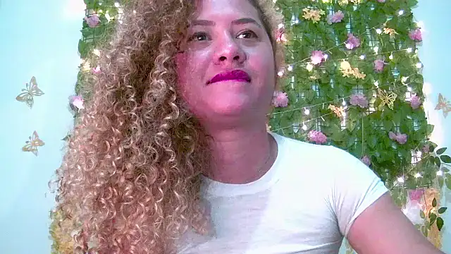 XXX chat uživo modela Crysrus