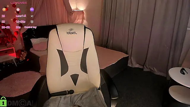 Cassies-Sandyy 现场XXX聊天