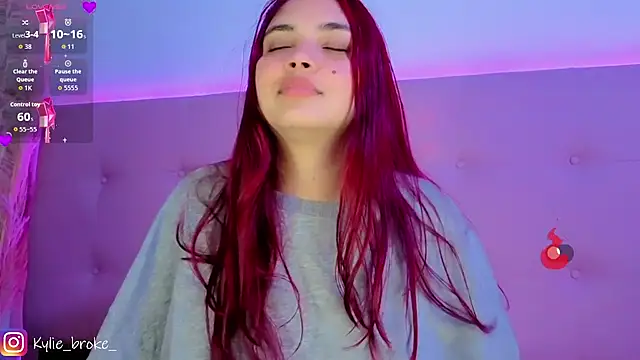 Kylie_brokee: онлайн-секс-чат