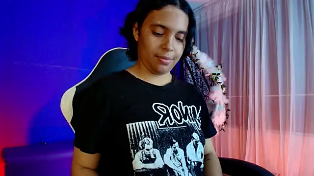 Emmapark_ লাইভ XXX চ্যাট