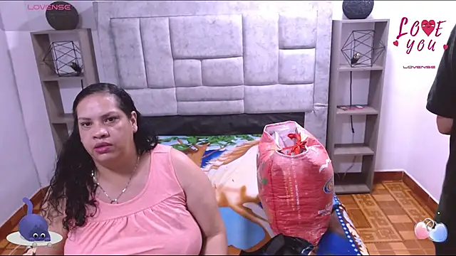 Candy_and_Jh0n Live XXX Chat