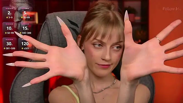 Chatroom XXX en direct de KiraMontoya