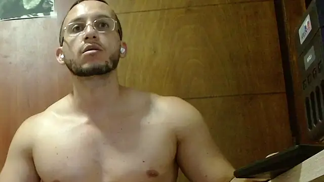 MarcusMilarc Live XXX-Chat