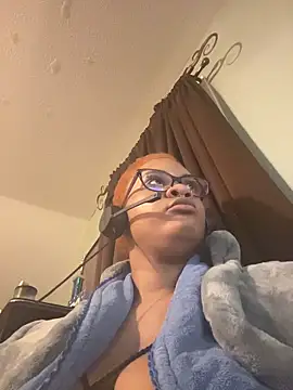 Chat +18 de nickytheehawtie ao vivo