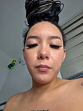 alaia_princess' Live XXX Chat