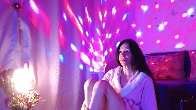 ElysaSun Adlı Modelin Canlı XXX Sohbeti