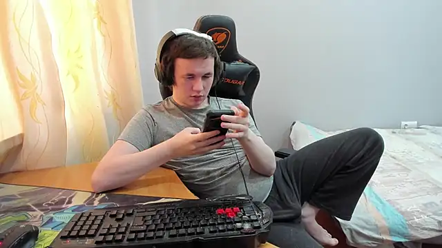 iliaskrislove 即時 XXX 聊天