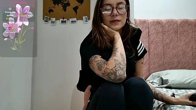 Emmy_petit Live XXX-chat