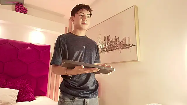 Cristopher_Wild Webcamshow