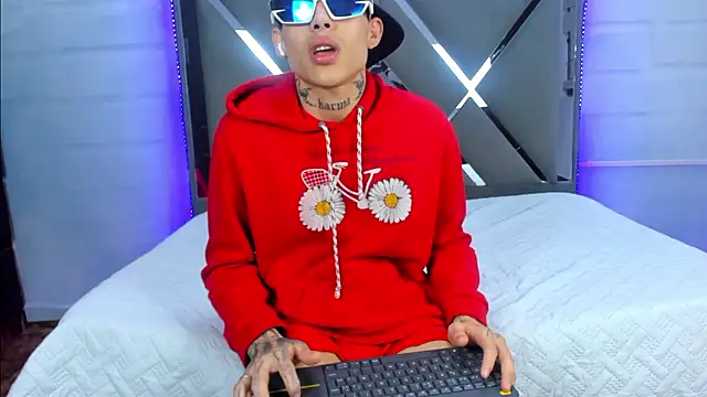 Star_and_tommy's Live XXX Chat