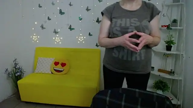 EmilyL0veのライブXXXチャット