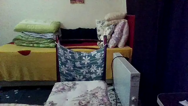 st206boy Show in webcam