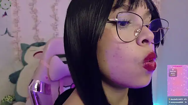 Haelycute's Live XXX Chat