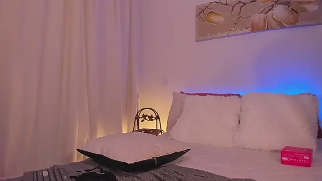 ChloeMoreti's Live XXX Chat