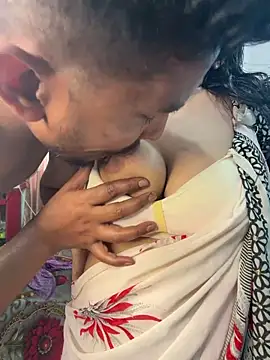 Thithi_Hot_Coupleのウェブカメラショー