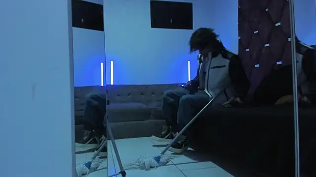 TonyBenedetti: онлайн-секс-чат