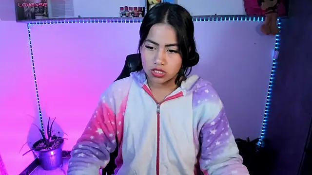 Онлайн чат XXX vickylatina_