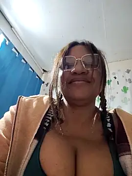 Avannay Adlı Modelin Canlı XXX Sohbeti