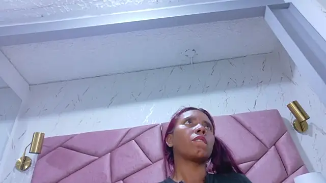 vanessarodriguez69 Adlı Modelin Canlı XXX Sohbeti