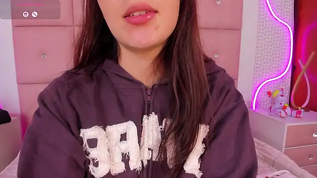 EMMACOOLEE Adlı Modelin Canlı XXX Sohbeti