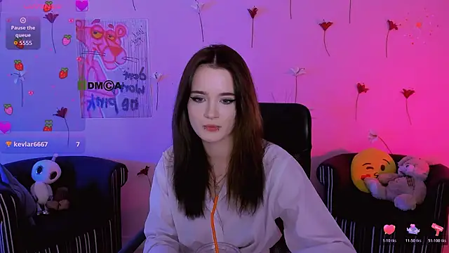 liana_kisses élő XXX-chatje