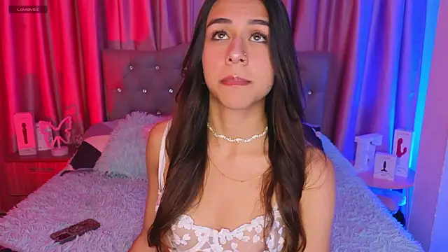 Emiily_Scott1 élő XXX-chatje