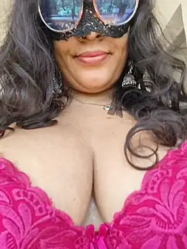 Ruvi_Queen Live XXX-Chat