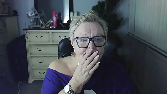 BridgetBlueEyesのライブXXXチャット