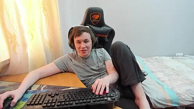 iliaskrislove Chat XXX in diretta