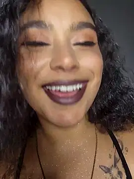 cinnaminnie's Webcam Show