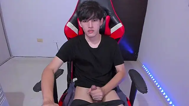 eren_188 Chat XXX in diretta